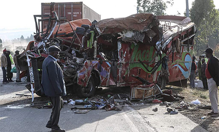 Accidente entre un autobús y un camión en Kenia
